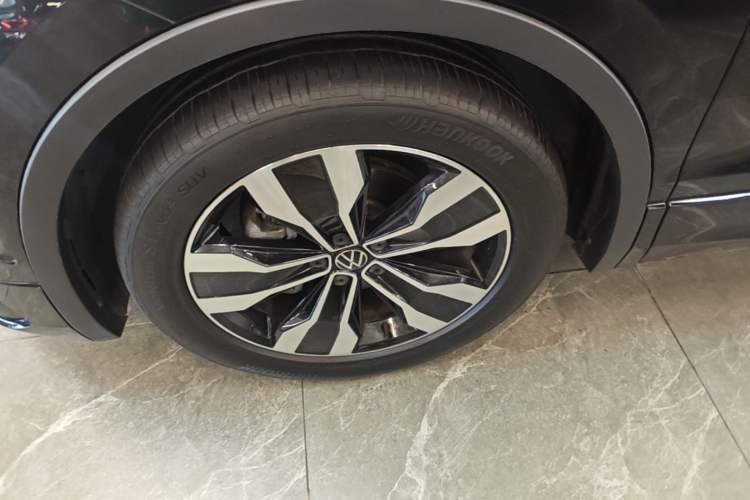 Used Volkswagen Tiguan L 2024 330TSI Automatic Two-Wheel Drive R-Line Enhanced Edition Left Front Wheel Hub