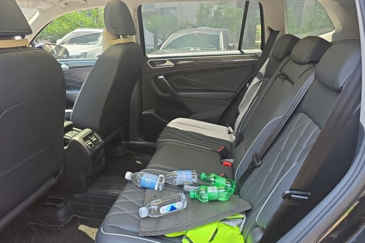 Used Volkswagen Tiguan L 2024 300TSI Automatic Two-Wheel Drive Smart Edition Left Rear Seat