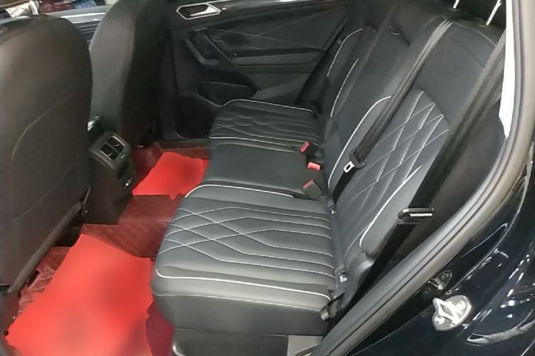 Used Volkswagen Tiguan L 2024 330TSI Automatic Two-Wheel Drive R-Line Enhanced Edition Left Rear Seat