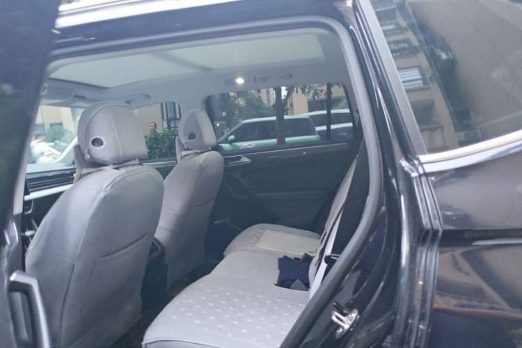Used Volkswagen Tiguan L 2024 330TSI Automatic Two-Wheel Drive R-Line Enhanced Edition Left Rear Seat