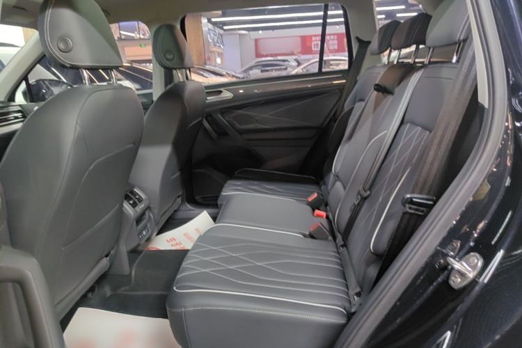 Used Volkswagen Tiguan L 2024 330TSI Automatic Two-Wheel Drive R-Line Enhanced Edition Left Rear Seat