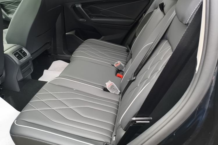 Used Volkswagen Tiguan L 2024 300TSI Automatic Two-Wheel Drive Smart Edition Left Rear Seat