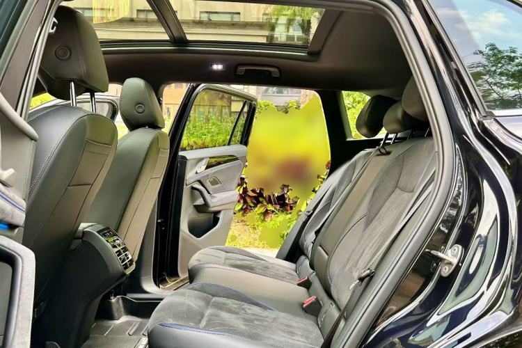 Used Volkswagen Tiguan L 2024 PRO 380TSI Four-Wheel Drive R-Line Prestige Edition Left Rear Seat