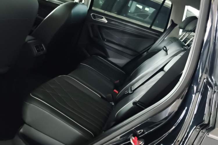 Used Volkswagen Tiguan L 2024 300TSI Automatic Two-Wheel Drive Smart Edition Left Rear Seat