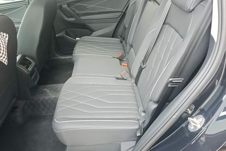 Used Volkswagen Tiguan L 2024 300TSI Automatic Two-Wheel Drive Smart Edition Left Rear Seat