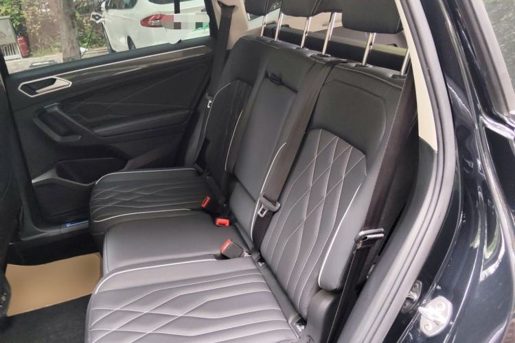 Used Volkswagen Tiguan L 2024 330TSI Automatic Two-Wheel Drive R-Line Enhanced Edition Left Rear Seat