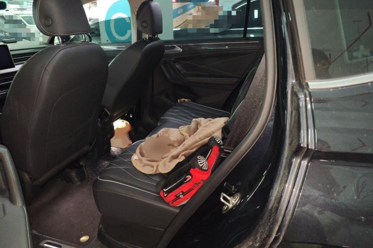 Used Volkswagen Tiguan L 2024 330TSI Automatic Two-Wheel Drive R-Line Enhanced Edition Left Rear Seat
