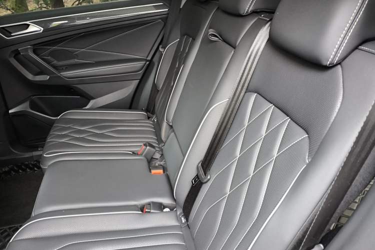 Used Volkswagen Tiguan L 2024 330TSI Automatic Two-Wheel Drive R-Line Enhanced Edition Left Rear Seat