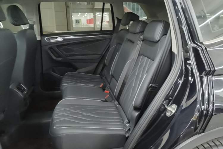 Used Volkswagen Tiguan L 2024 300TSI Automatic Two-Wheel Drive Smart Edition Left Rear Seat