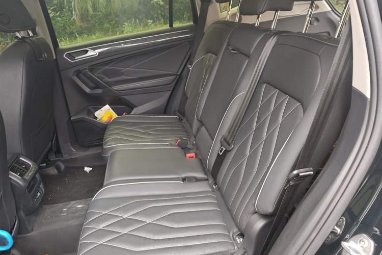 Used Volkswagen Tiguan L 2024 330TSI Automatic Two-Wheel Drive R-Line Enhanced Edition Left Rear Seat