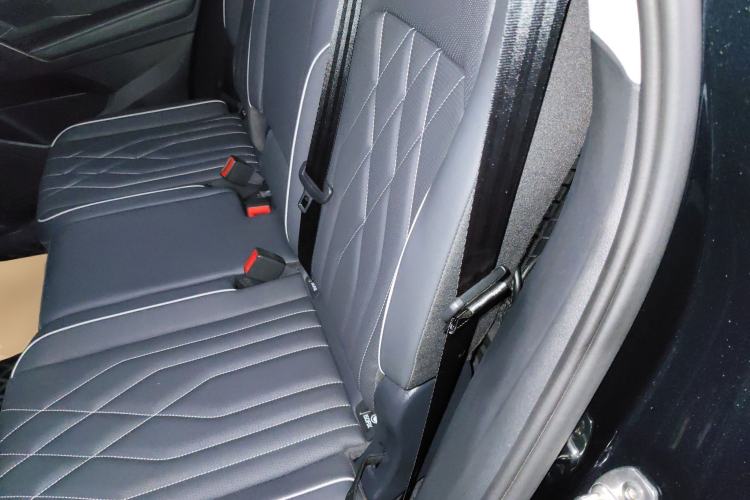 Used Volkswagen Tiguan L 2024 330TSI Automatic Two-Wheel Drive R-Line Enhanced Edition Left Rear Seat