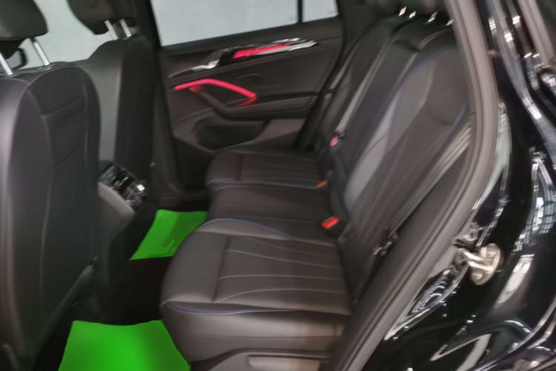 Used Volkswagen Tiguan L 2024 PRO 330TSI Two-Wheel Drive R-Line Smart Edition Left Rear Seat