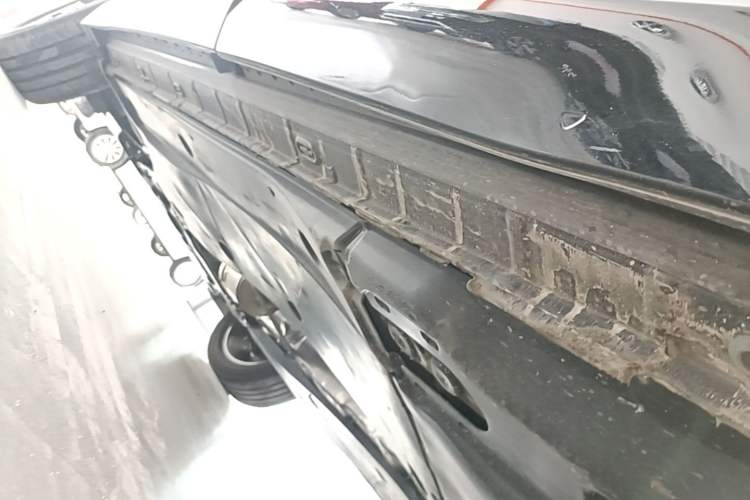 Used Volkswagen Tiguan L 2024 330TSI Automatic Two-Wheel Drive R-Line Enhanced Edition Left Side Sill