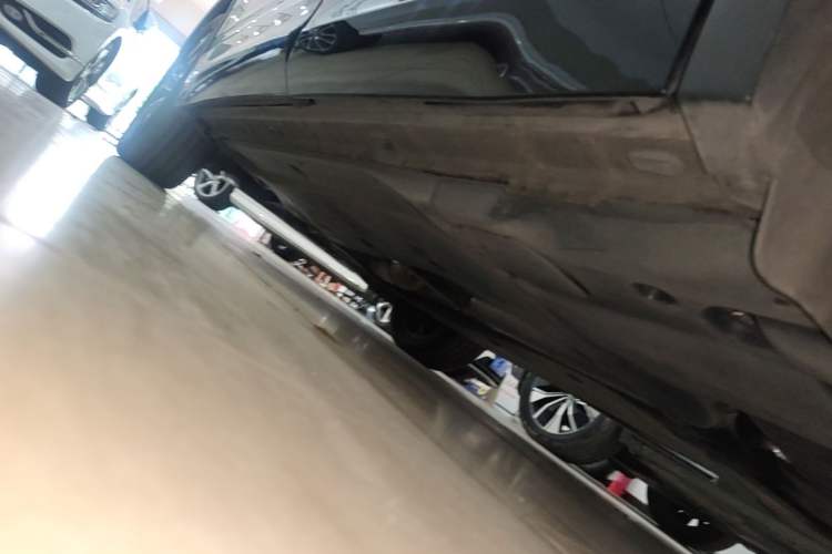 Used Volkswagen Tiguan L 2024 330TSI Automatic Two-Wheel Drive R-Line Enhanced Edition Left Side Sill