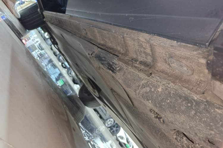 Used Volkswagen Tiguan L 2024 300TSI Automatic Two-Wheel Drive Smart Edition Left Side Sill