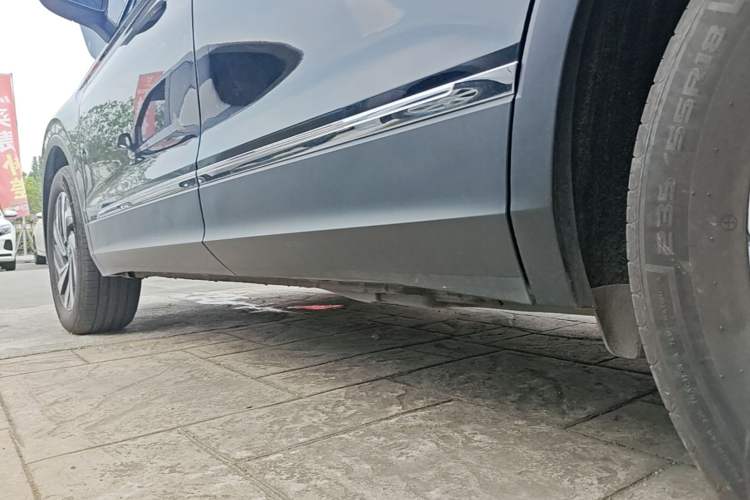 Used Volkswagen Tiguan L 2024 300TSI Automatic Two-Wheel Drive Smart Edition Left Side Sill