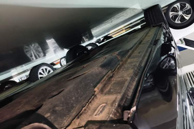 Used Volkswagen Tiguan L 2024 330TSI Automatic Two-Wheel Drive R-Line Enhanced Edition Left Side Sill
