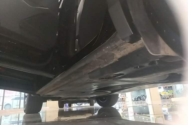 Used Volkswagen Tiguan L 2024 Outstanding Model 300TSI Automatic Two-Wheel Drive Longteng Edition Left Side Sill