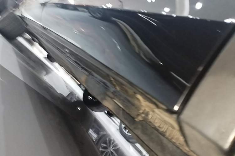 Used Volkswagen Tiguan L 2024 Outstanding Model 330TSI Automatic Two-Wheel Drive R-Line Dragon Glory Edition Left Side Sill