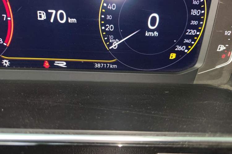 Used Volkswagen Tiguan L 2024 Outstanding Model 330TSI Automatic Two-Wheel Drive R-Line Dragon Glory Edition Odometer Close Up