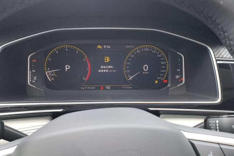 Used Volkswagen Tiguan L 2024 Outstanding Model 330TSI Automatic Two-Wheel Drive R-Line Dragon Glory Edition Odometer Close Up