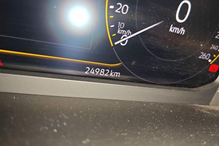 Used Volkswagen Tiguan L 2024 Outstanding Model 300TSI Automatic Two-Wheel Drive Longteng Edition Odometer Close Up