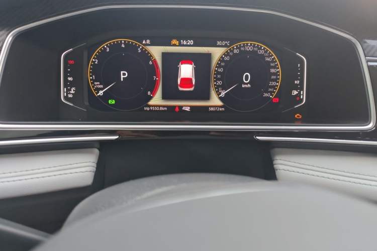 Used Volkswagen Tiguan L 2024 Outstanding Model 330TSI Automatic Two-Wheel Drive R-Line Dragon Glory Edition Odometer Close Up