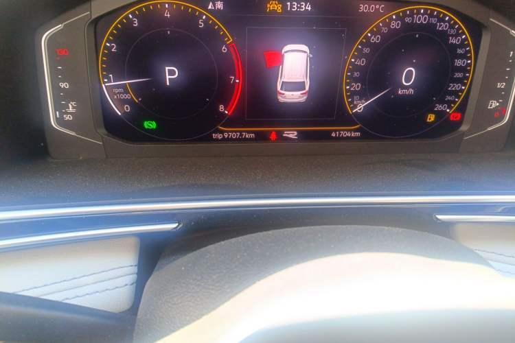 Used Volkswagen Tiguan L 2024 Outstanding Model 330TSI Automatic Two-Wheel Drive R-Line Dragon Glory Edition Odometer Close Up
