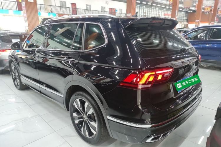 Used Volkswagen Tiguan L 2024 Outstanding Model 330TSI Automatic Two-Wheel Drive R-Line Dragon Glory Edition Rear Left 45 Deg