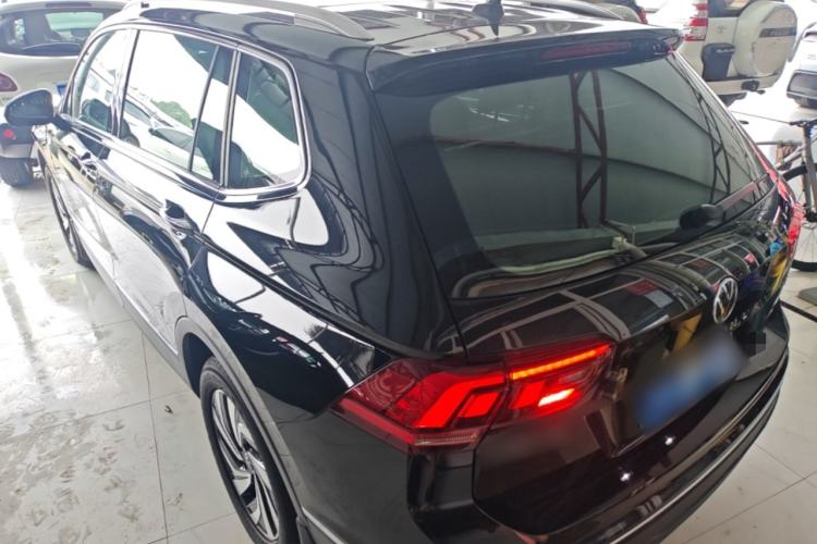 Used Volkswagen Tiguan L 2024 Outstanding Model 300TSI Automatic Two-Wheel Drive Longteng Edition Rear Left 45 Deg