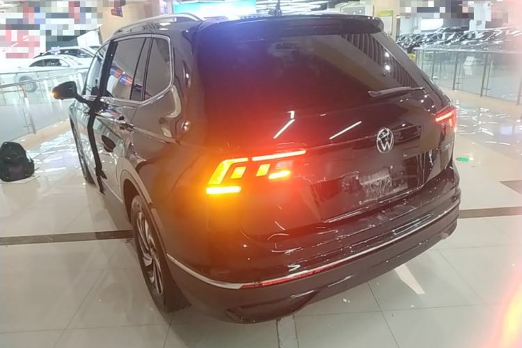 Used Volkswagen Tiguan L 2024 Outstanding Model 300TSI Automatic Two-Wheel Drive Longteng Edition Rear Left 45 Deg
