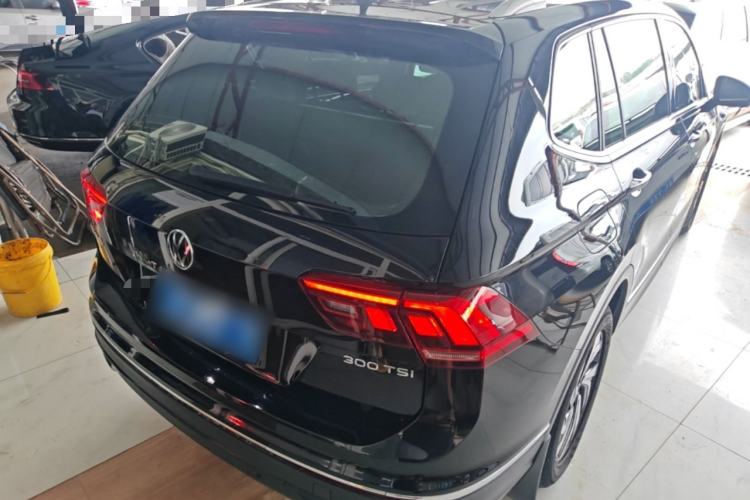 Used Volkswagen Tiguan L 2024 Outstanding Model 300TSI Automatic Two-Wheel Drive Longteng Edition Rear Right 45 Deg