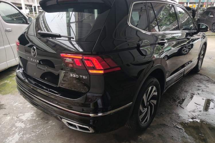 Used Volkswagen Tiguan L 2024 Outstanding Model 330TSI Automatic Two-Wheel Drive R-Line Dragon Glory Edition Rear Right 45 Deg