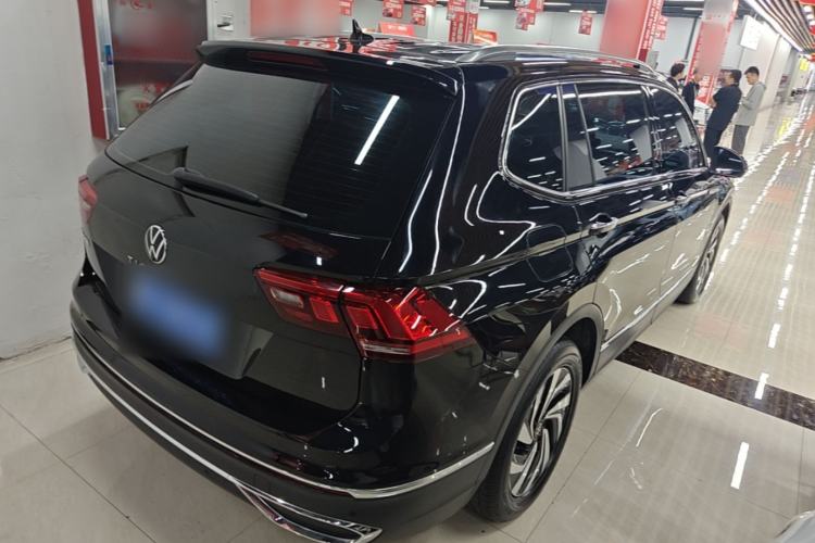 Used Volkswagen Tiguan L 2024 300TSI Automatic Two-Wheel Drive Smart Edition Rear Right 45 Deg