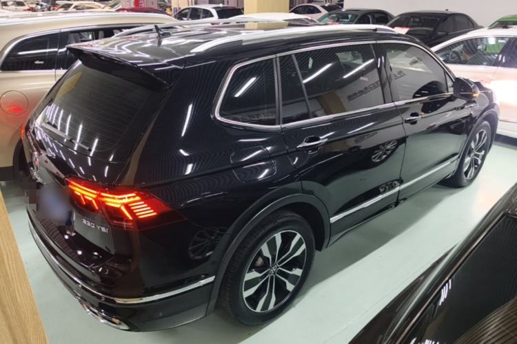 Used Volkswagen Tiguan L 2024 330TSI Automatic Two-Wheel Drive R-Line Enhanced Edition Rear Right 45 Deg