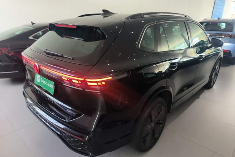 Used Volkswagen Tiguan L 2024 PRO 380TSI Four-Wheel Drive R-Line Prestige Edition Rear Right 45 Deg