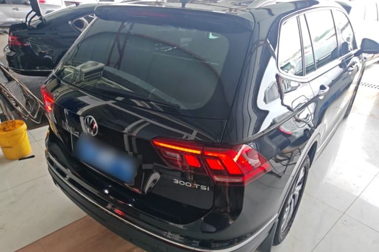 Used Volkswagen Tiguan L 2024 Outstanding Model 300TSI Automatic Two-Wheel Drive Longteng Edition Rear Right 45 Deg