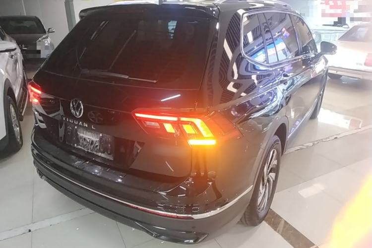 Used Volkswagen Tiguan L 2024 Outstanding Model 300TSI Automatic Two-Wheel Drive Longteng Edition Rear Right 45 Deg