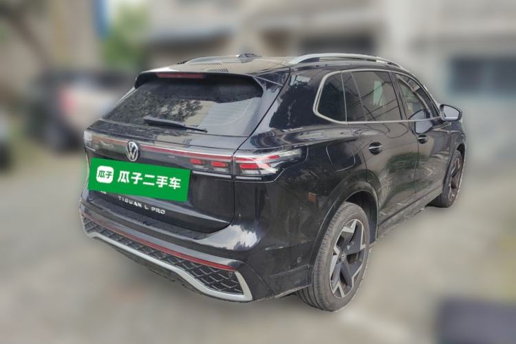 Used Volkswagen Tiguan L 2024 PRO 330TSI Two-Wheel Drive R-Line Smart Edition Rear Right 45 Deg