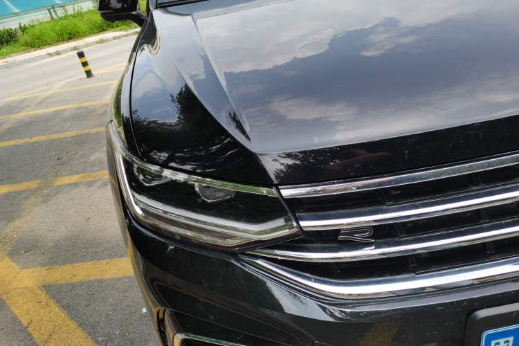 Used Volkswagen Tiguan L 2024 330TSI Automatic Two-Wheel Drive R-Line Enhanced Edition Right Front Headlight