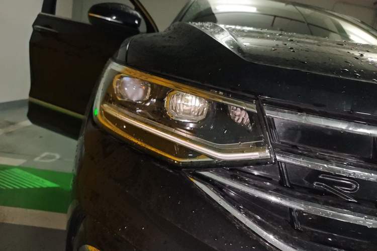 Used Volkswagen Tiguan L 2024 330TSI Automatic Two-Wheel Drive R-Line Enhanced Edition Right Front Headlight
