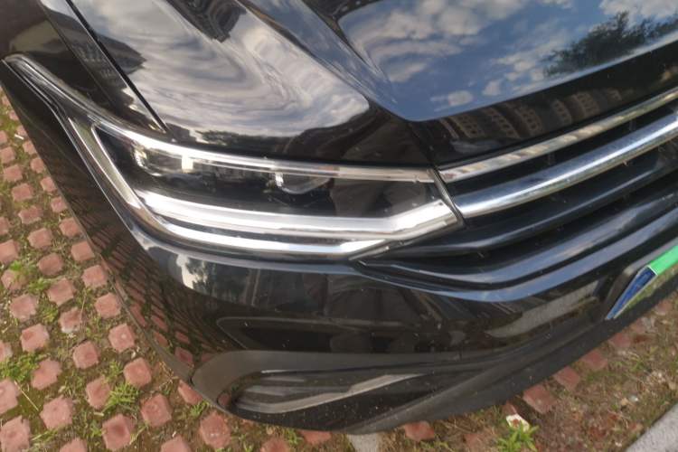 Used Volkswagen Tiguan L 2024 Outstanding Model 300TSI Automatic Two-Wheel Drive Longteng Edition Right Front Headlight
