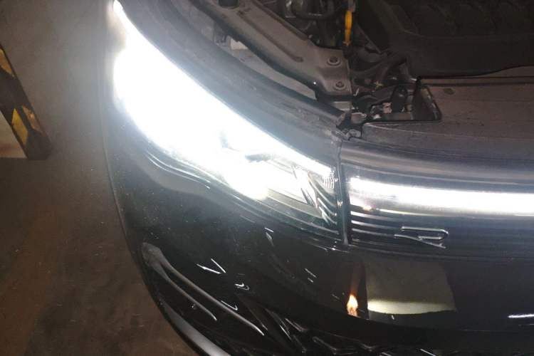 Used Volkswagen Tiguan L 2024 PRO 380TSI Four-Wheel Drive R-Line Prestige Edition Right Front Headlight