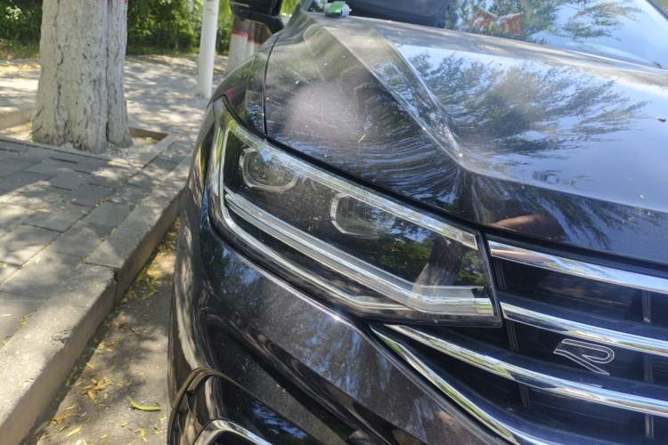 Used Volkswagen Tiguan L 2024 Outstanding Model 330TSI Automatic Two-Wheel Drive R-Line Dragon Glory Edition Right Front Headlight