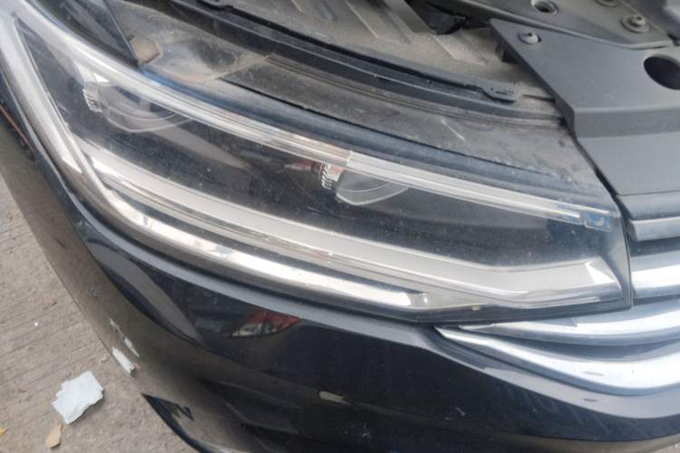 Used Volkswagen Tiguan L 2024 330TSI Automatic Two-Wheel Drive R-Line Enhanced Edition Right Front Headlight