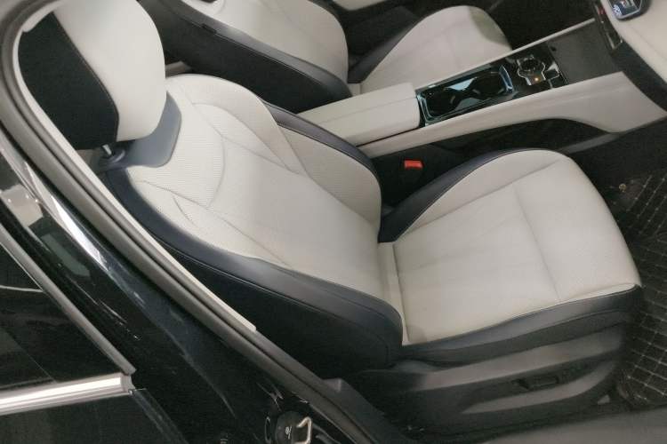 Used Volkswagen Tiguan L 2024 PRO 330TSI Two-Wheel Drive Smart Drive Edition Right Front Seat