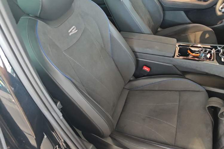Used Volkswagen Tiguan L 2024 PRO 380TSI Four-Wheel Drive R-Line Prestige Edition Right Front Seat