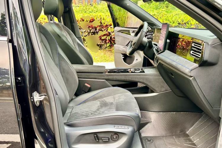 Used Volkswagen Tiguan L 2024 PRO 380TSI Four-Wheel Drive R-Line Prestige Edition Right Front Seat