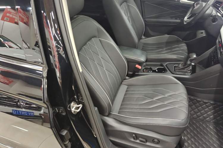 Used Volkswagen Tiguan L 2024 300TSI Automatic Two-Wheel Drive Smart Edition Right Front Seat