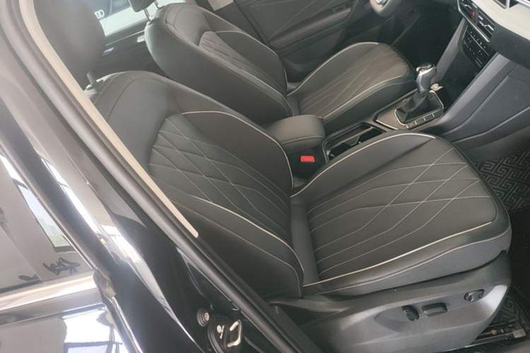 Used Volkswagen Tiguan L 2024 Outstanding Model 300TSI Automatic Two-Wheel Drive Longteng Edition Right Front Seat